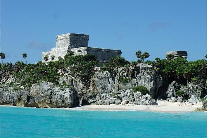 Tulum and Coba with Cenote Swim and Lunch from Cancun - Lunch and the food reality: Yucatán buffet, often later than expected