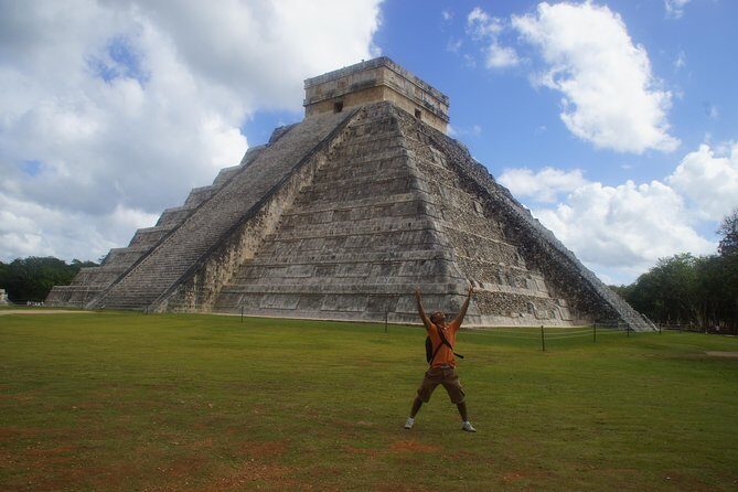 VIP Chichen Itza Private Tour - Luxury Car - Chichén Itzá with a real guide, plus time to roam