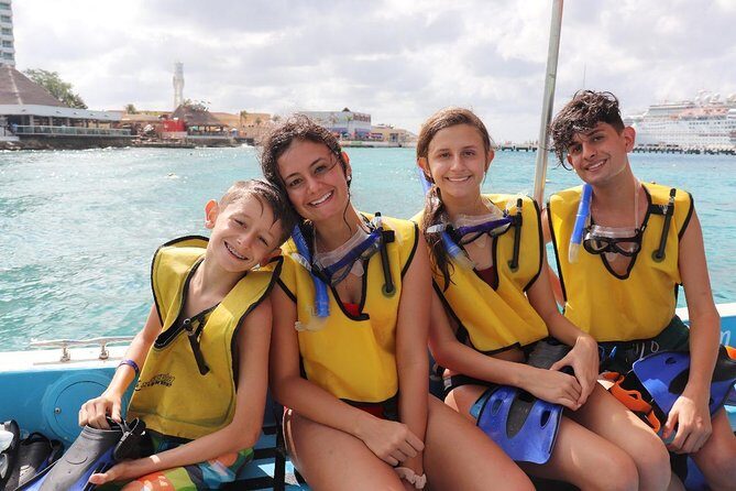VIP Private Glass Bottom Boat and Snorkeling, 3 Reefs in Cozumel - Stop 1: Villa Blanca Wall and the quick photo opportunity